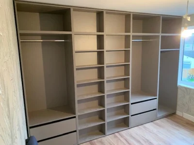 adapted wardrobe to wall dimensions